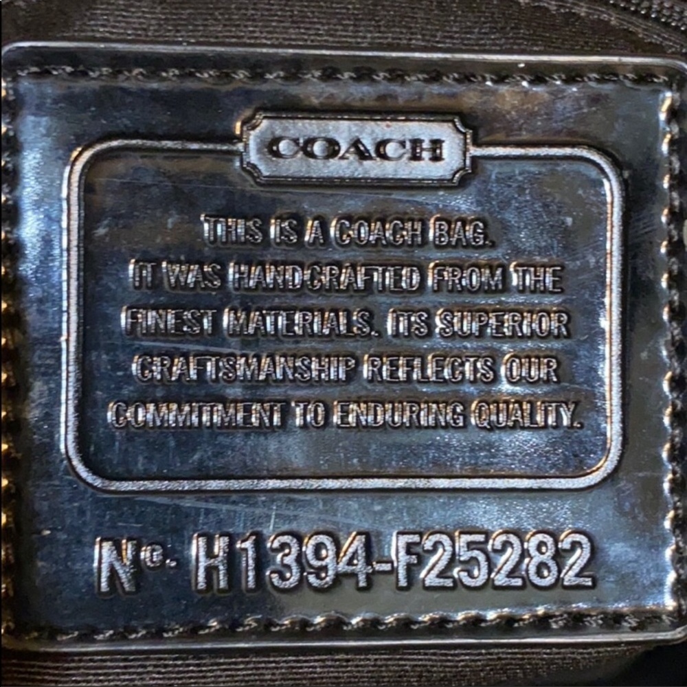 Coach Sateen tote. In Guc. - Picture 3 of 9